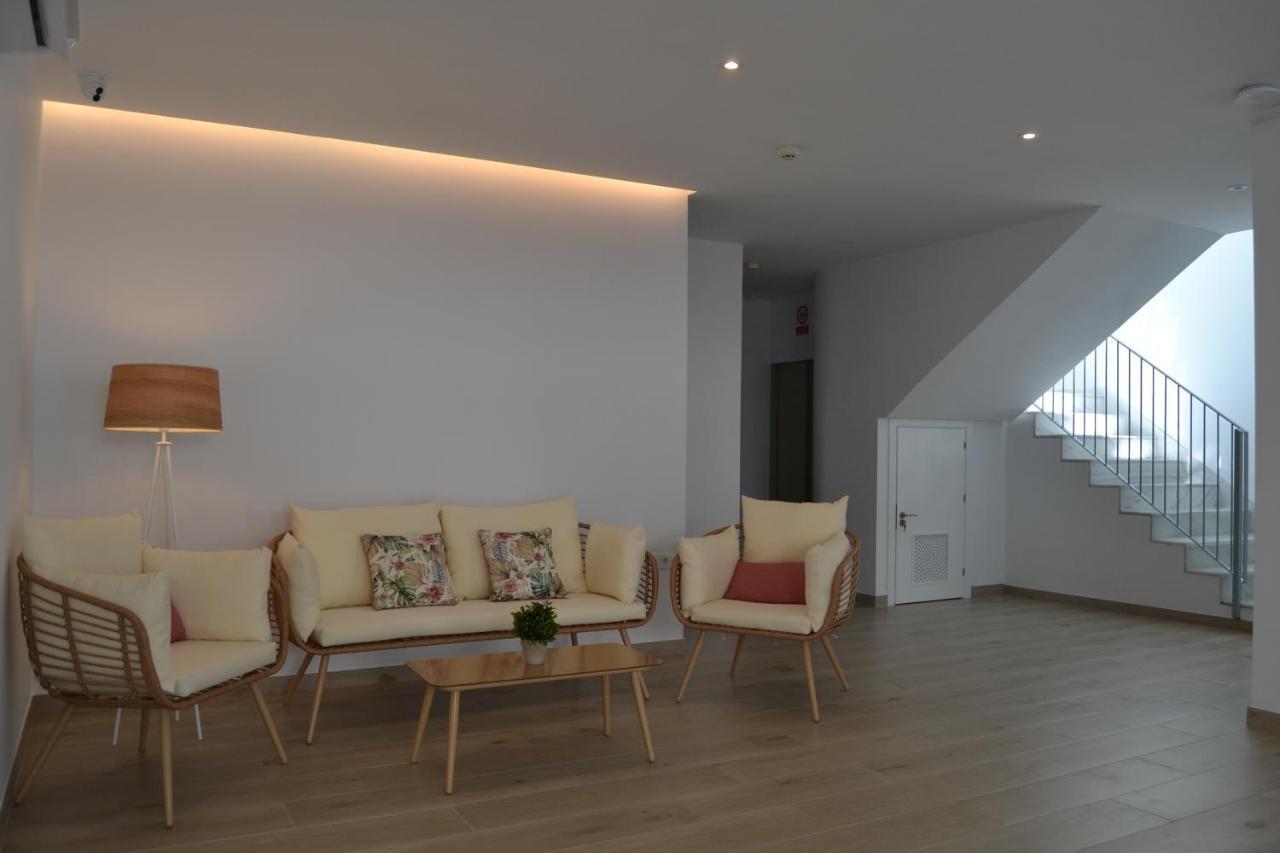 Hotel Oasis Centro Conil De La Frontera Extérieur photo