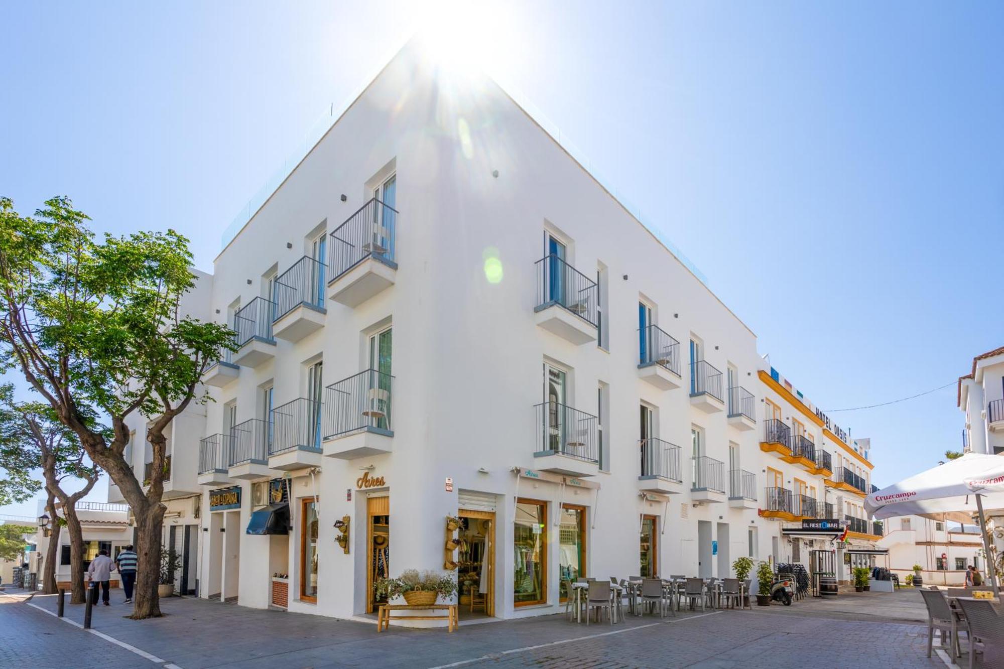 Hotel Oasis Centro Conil De La Frontera Extérieur photo