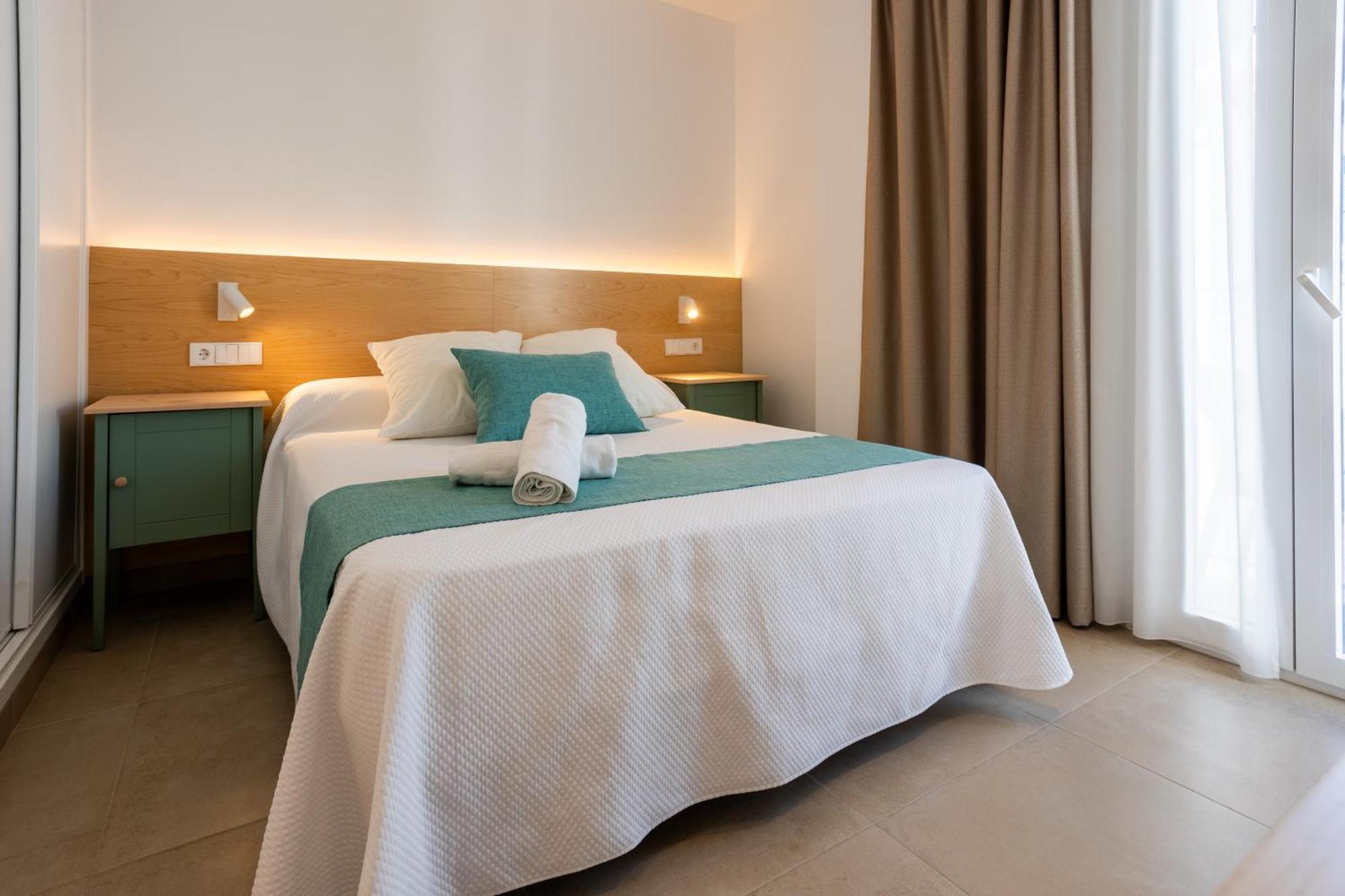Hotel Oasis Centro Conil De La Frontera Extérieur photo